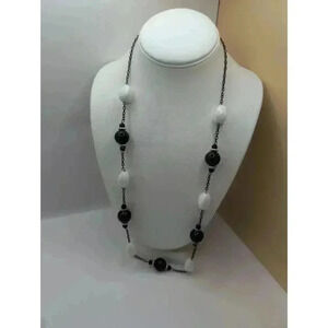 Black White Silvertone Acrylic Boutique Necklace Beaded